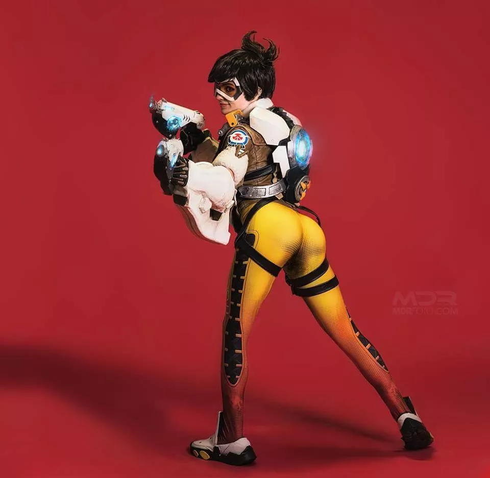 Flashback to 2016, Now Playing Overwatch 2 on twitch.tv/amouranth