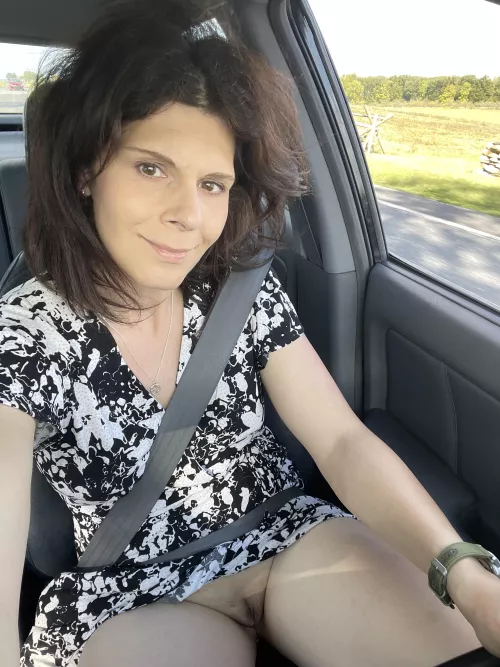 Flashing my pussy easily is sadly about over this time of year 🍃41F