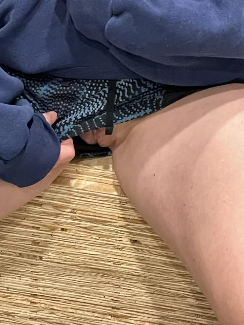 Flashing pussy in Lowes.