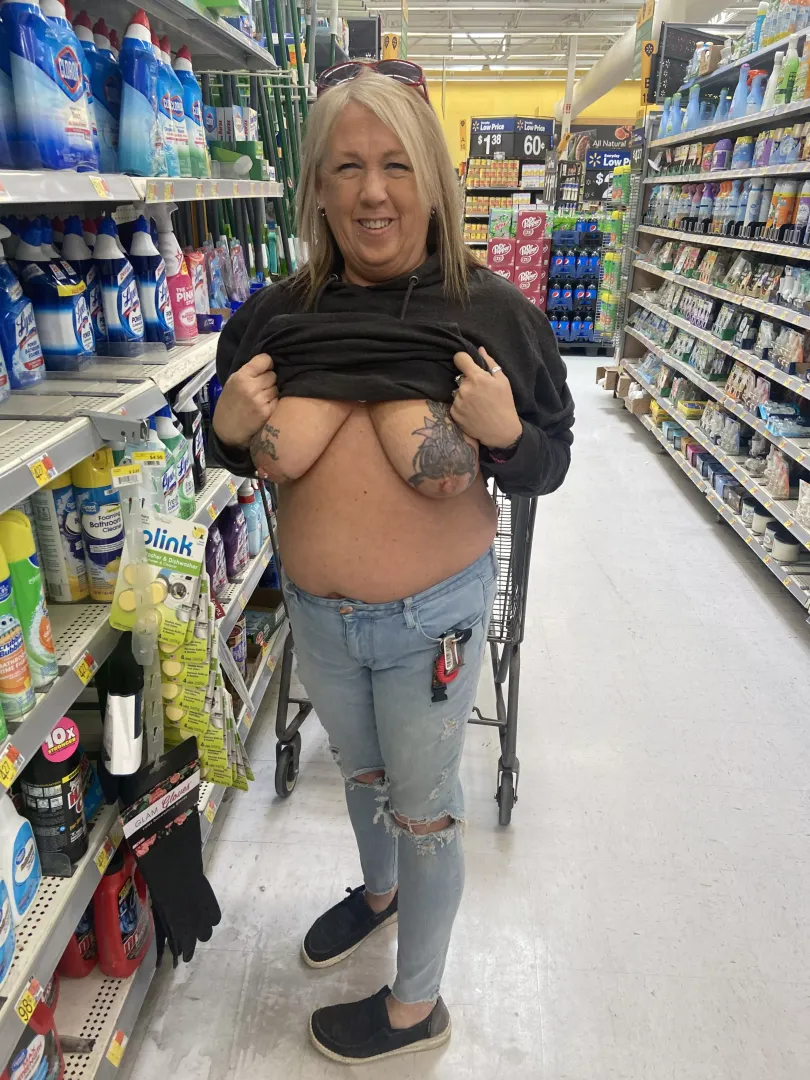 Flashing the girls