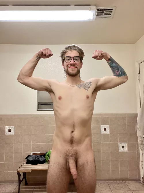 Flexing it all 😏💪🏼
