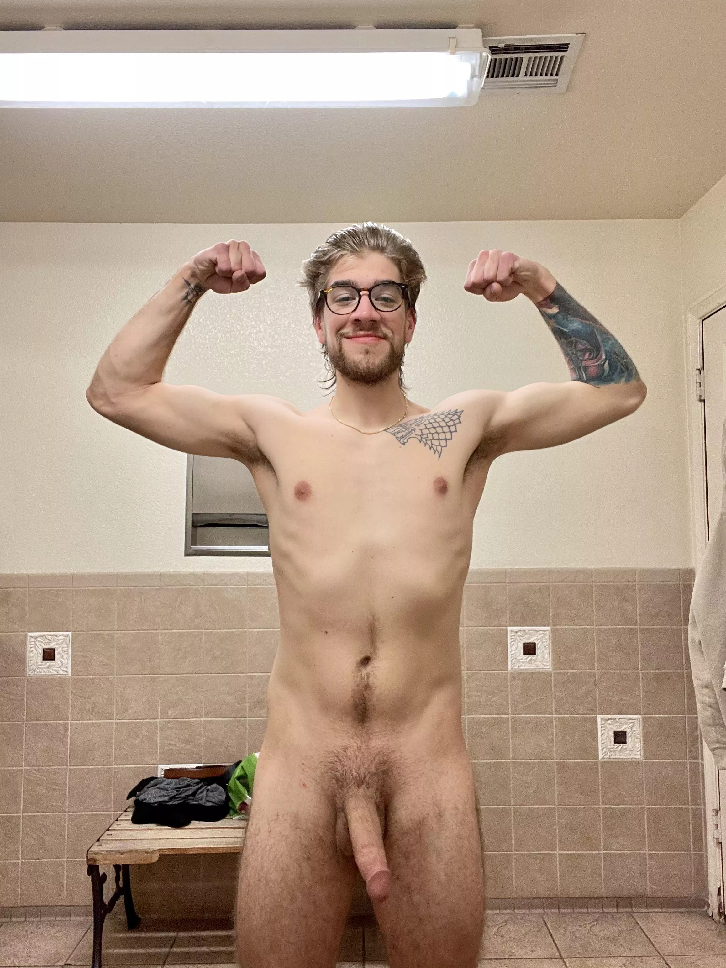 Flexing it all 😏💪🏼