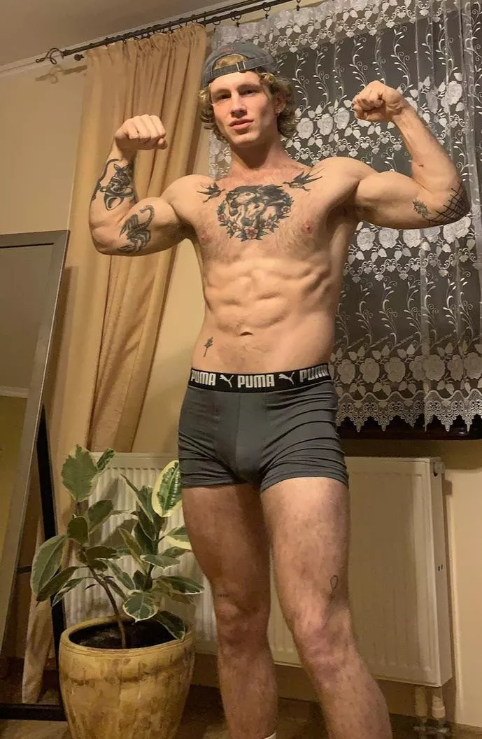 Flexing on u