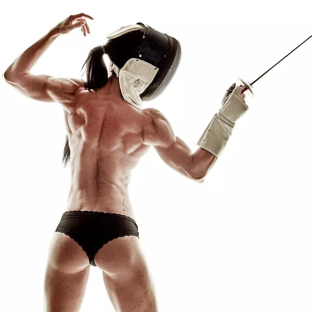 Foil fencer