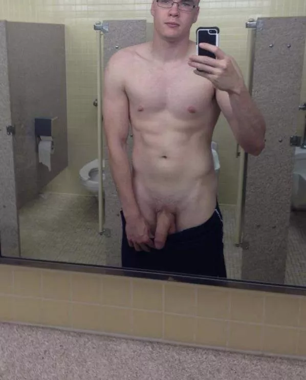 Found a picture from college 40 pounds ago