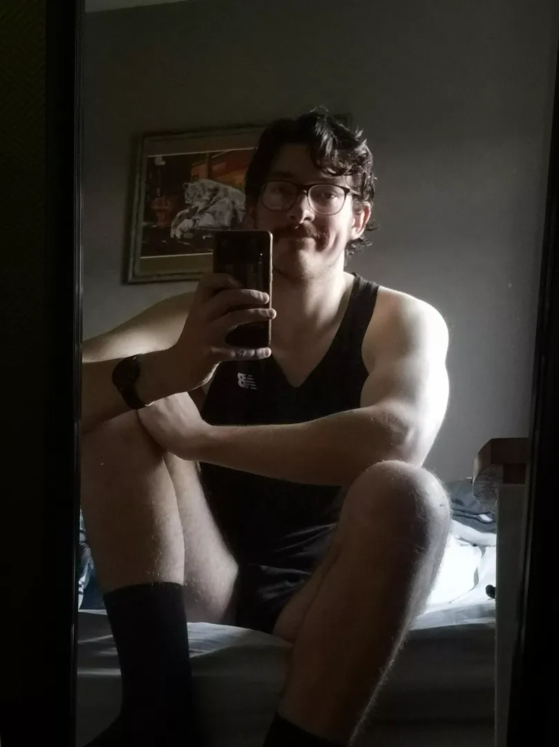 Found the only lighting that makes my gym gains look real (and now I'm never leaving it)
