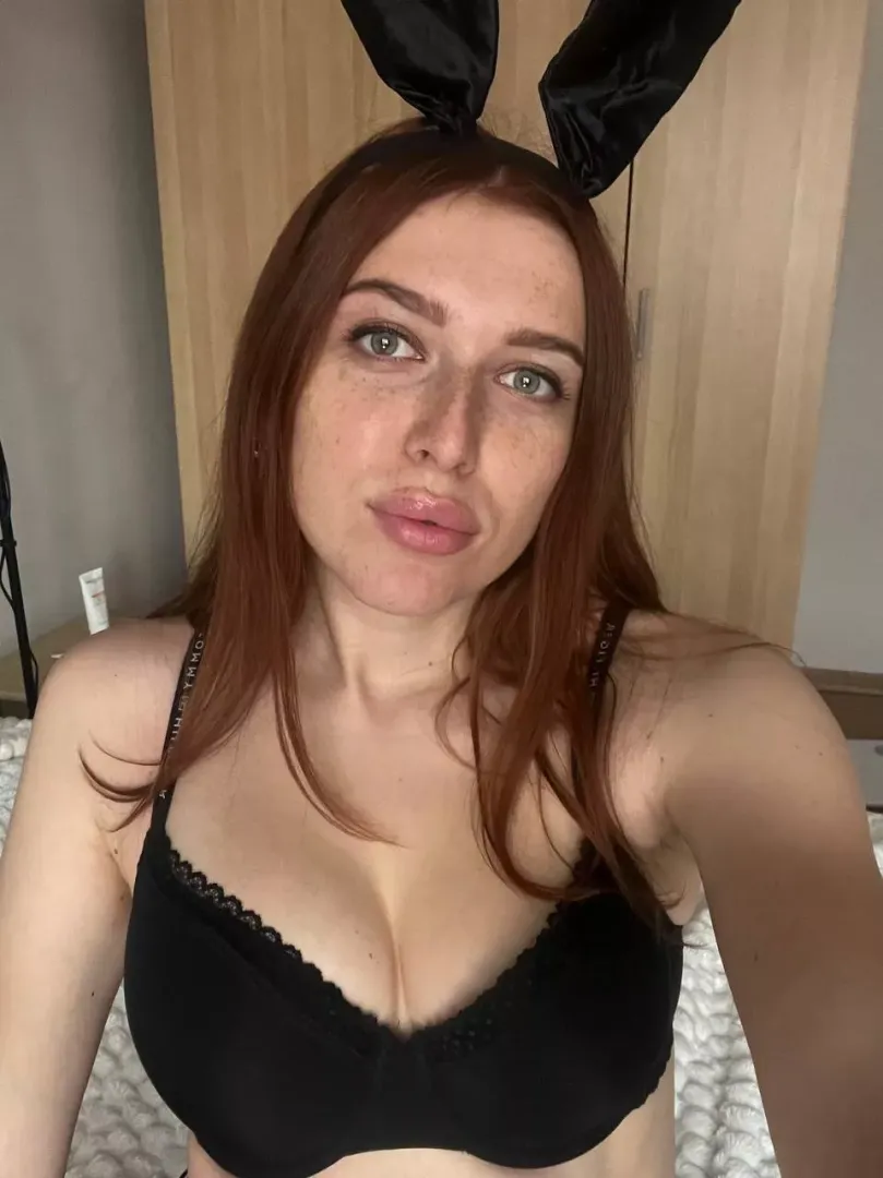 Freckled girls are cute right