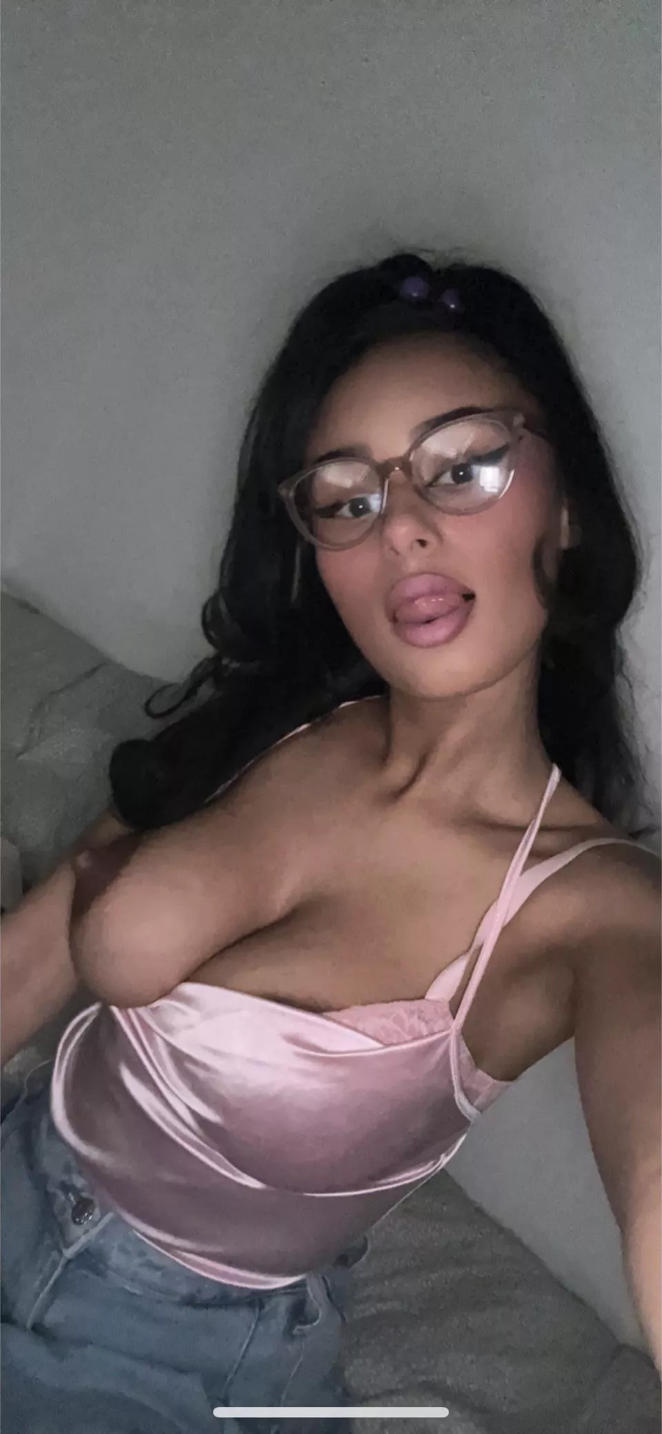 Free OF 😈 cum let me suck ur balls and drain all that cum out 😋😈🥜💋👇🏽