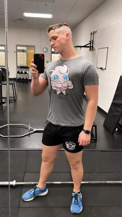 Fresh cut gym selfie