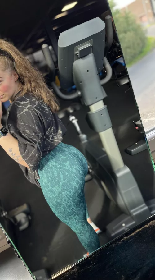 Fresh faced, big booty
