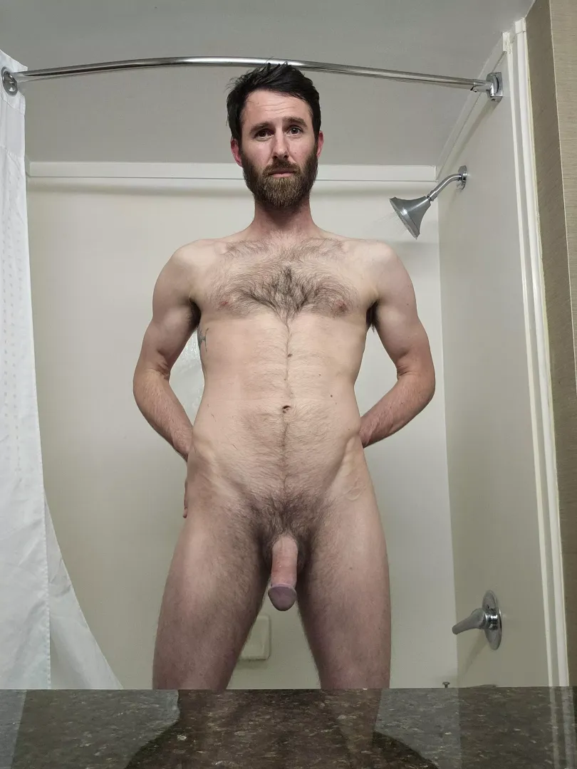 Fresh out the hotel shower 😏