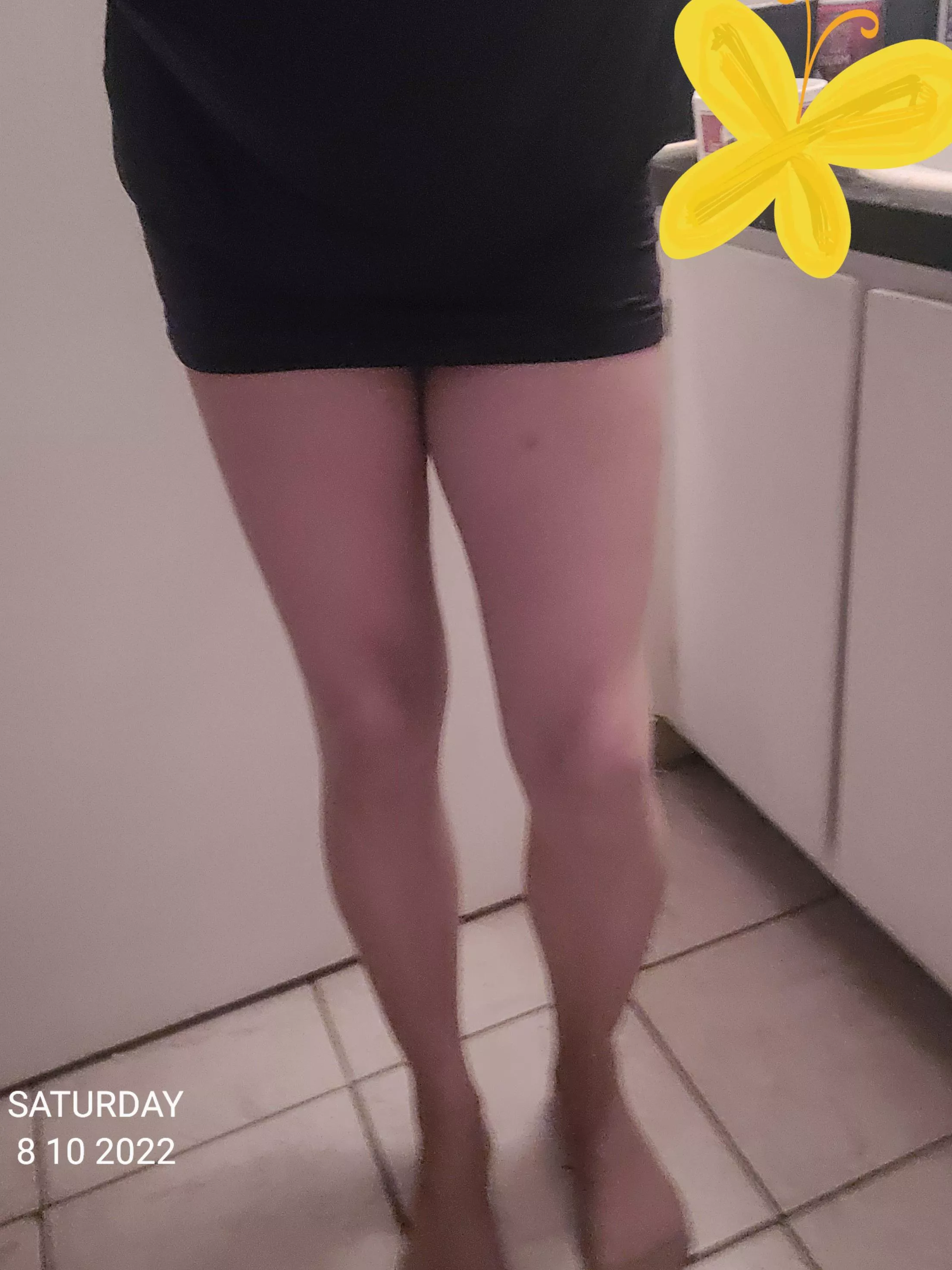 fresh shaved legs with my stretchy mini-skirt