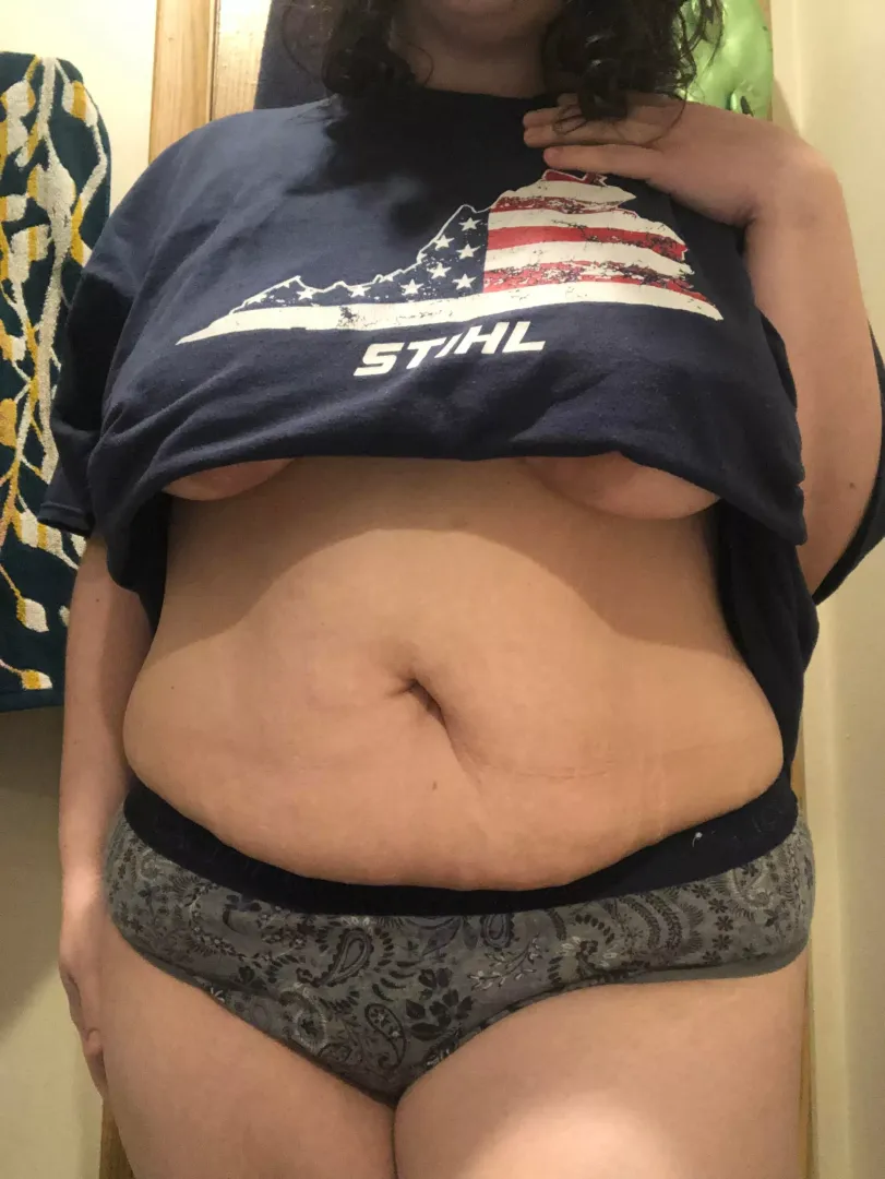 Fresh underboob!
