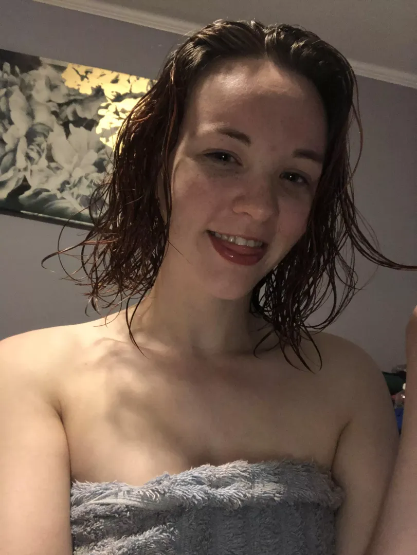 Freshly showered and ready for many freckle kisses