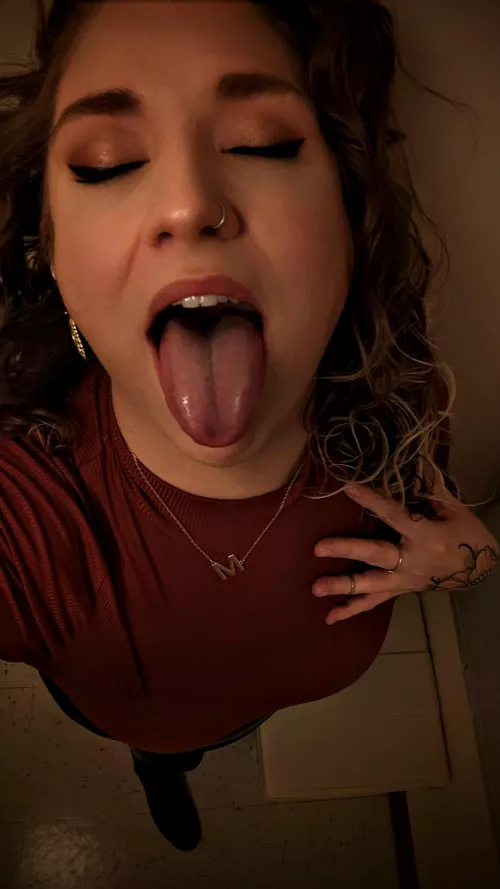 Friday Fan Club, I'm always here for you. 💦💦💦