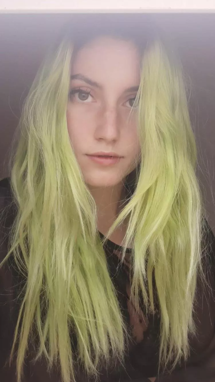 From all the colors I had this one used to be my favorite, what do you think🤔💚