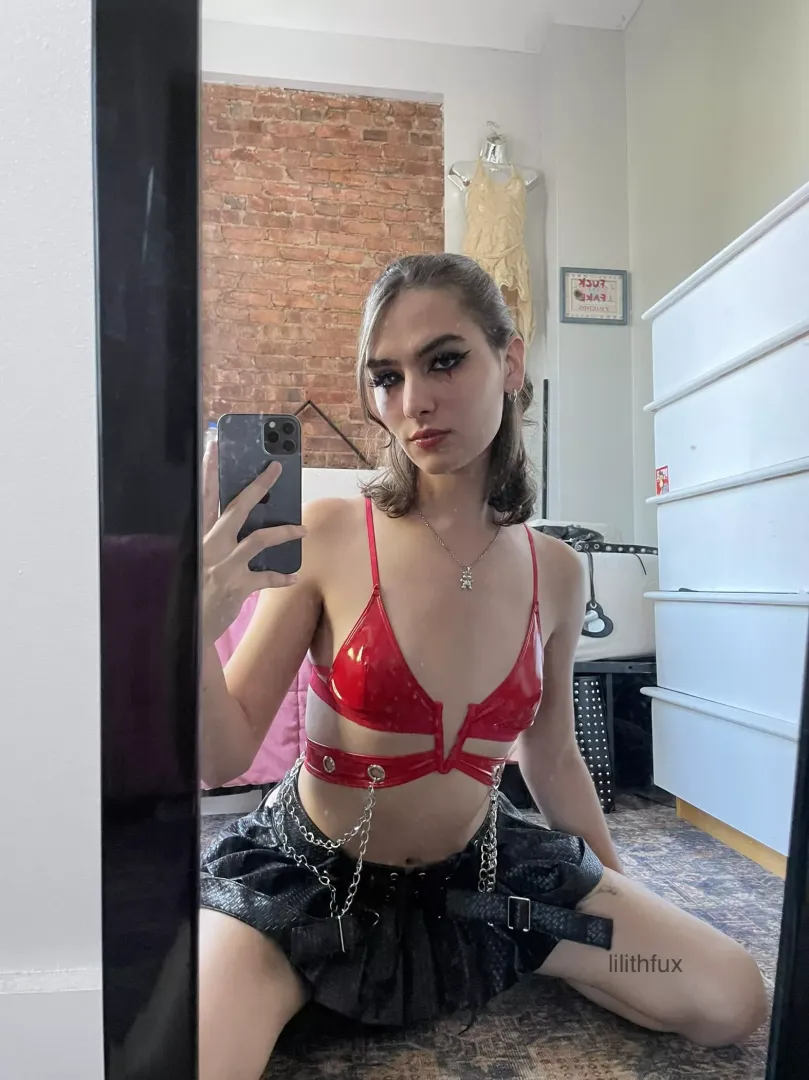 fuck it, here’s a selfie of me ♡