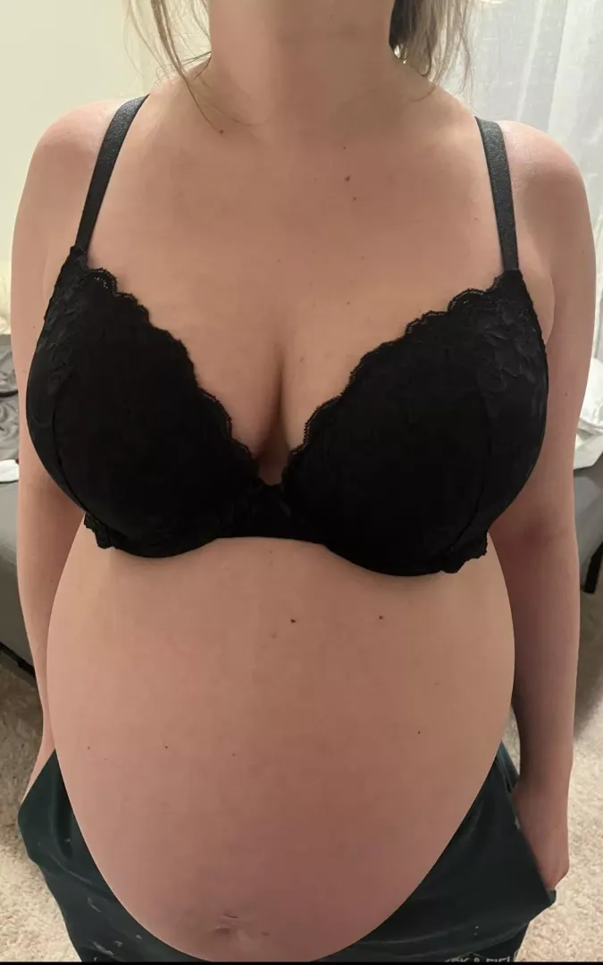 Fuck my pregnant wife while I watch and record