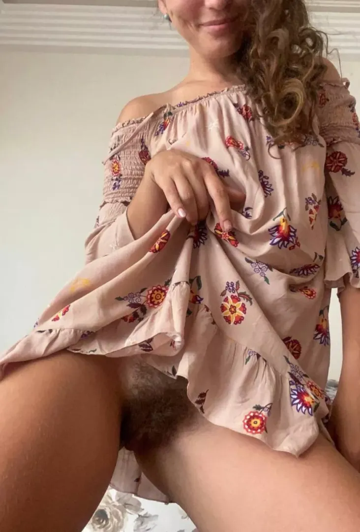 Full bush…. But who’s gonna fill my pussy?