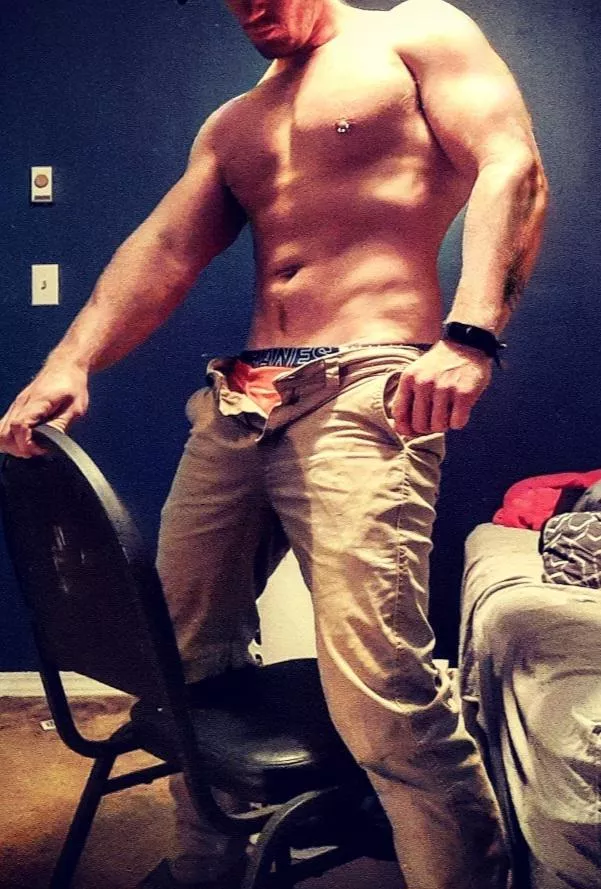 fun little chair workout. wanna cum? (m) 31