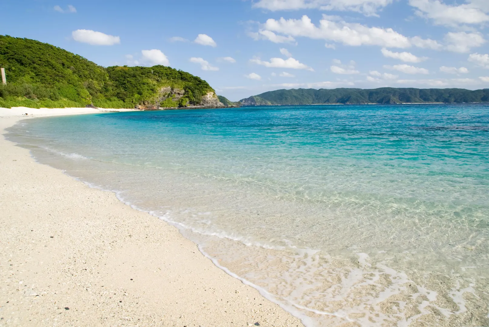 Furuzamami Beach