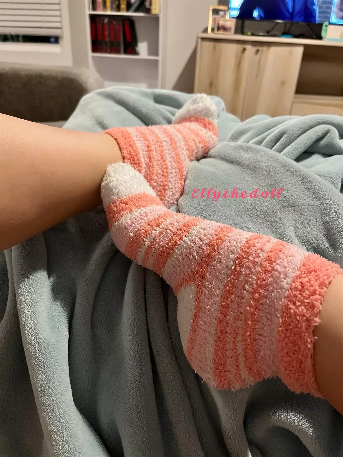 Fuzzy socks keep in all the smells 🩷