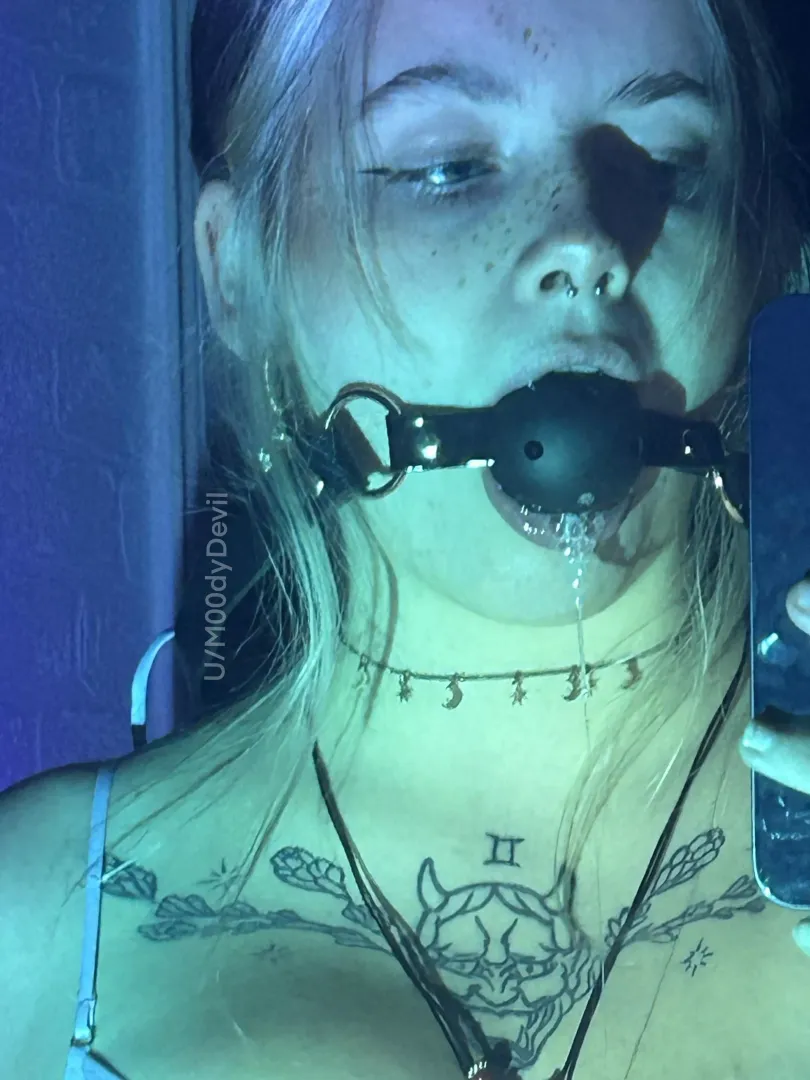 Gagged [F]