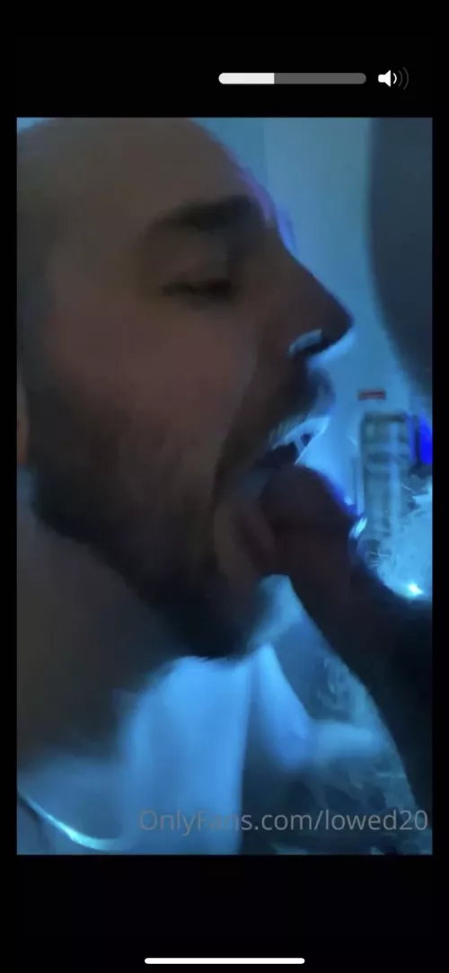 Gay cumslut who loves being filled with cum message me for more videos