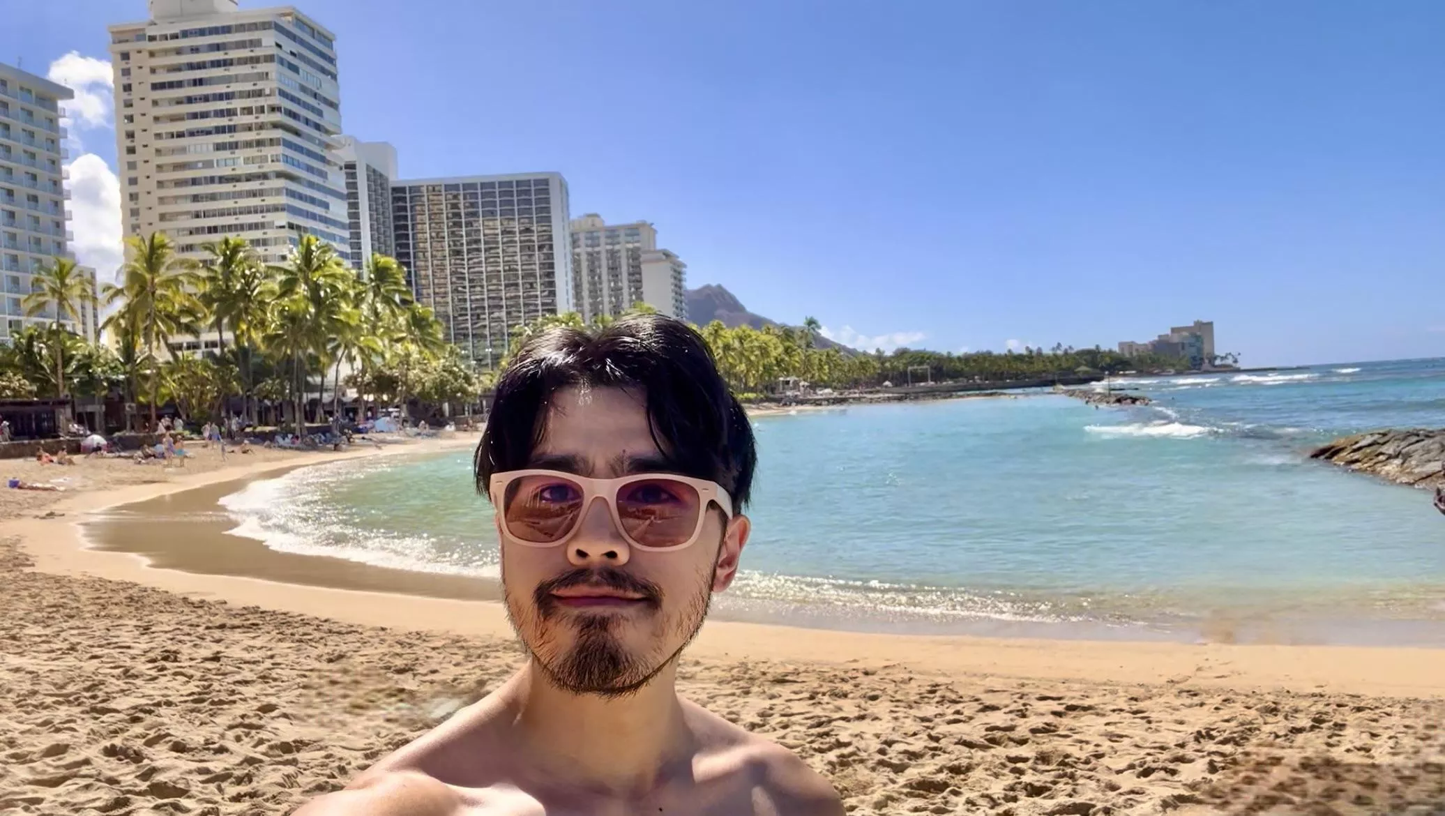 Gaymer by night, beach bum by day 😎