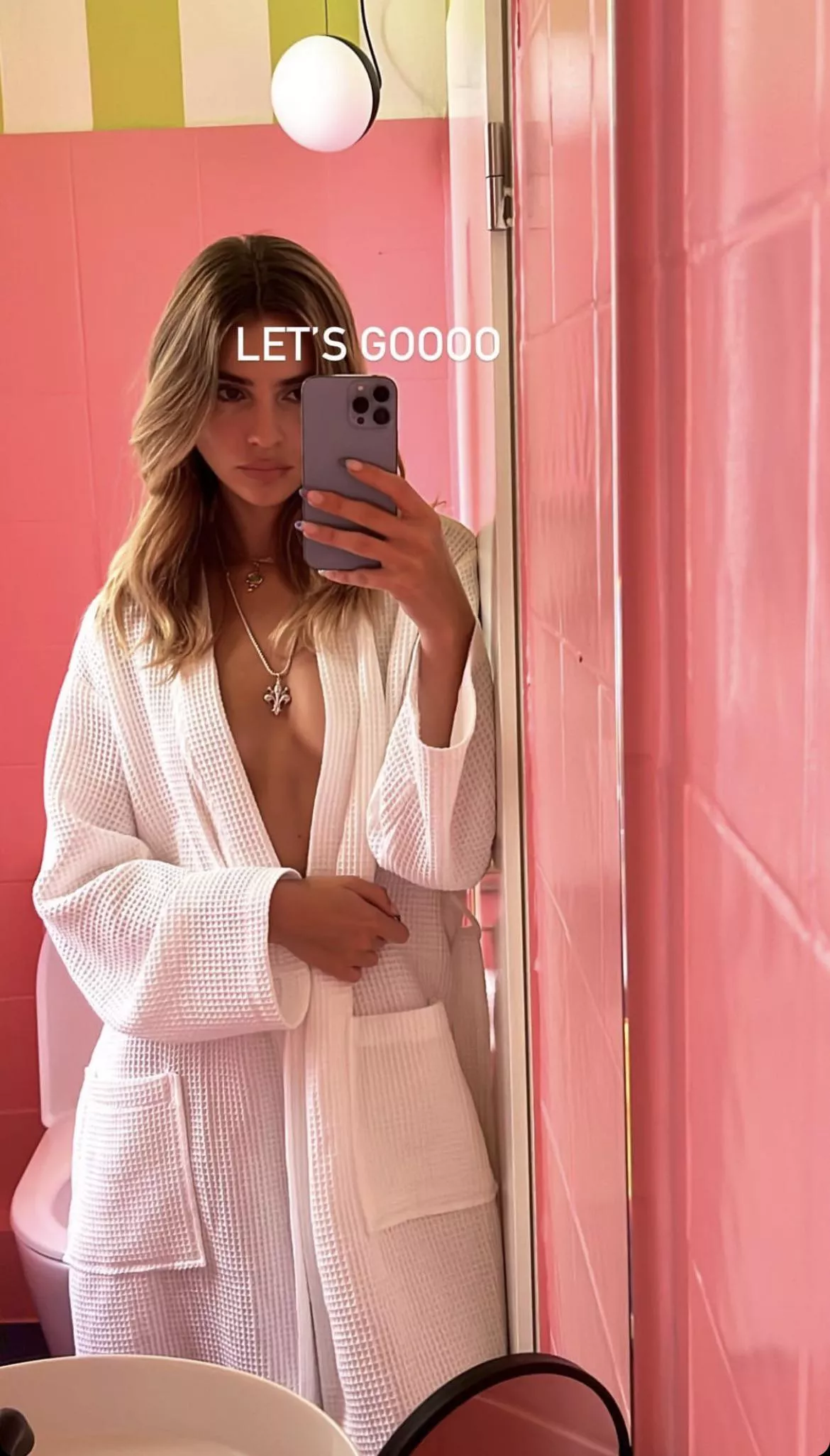 German model Stefanie Giesinger is so underrated! Anybody wants to help me give her a load?