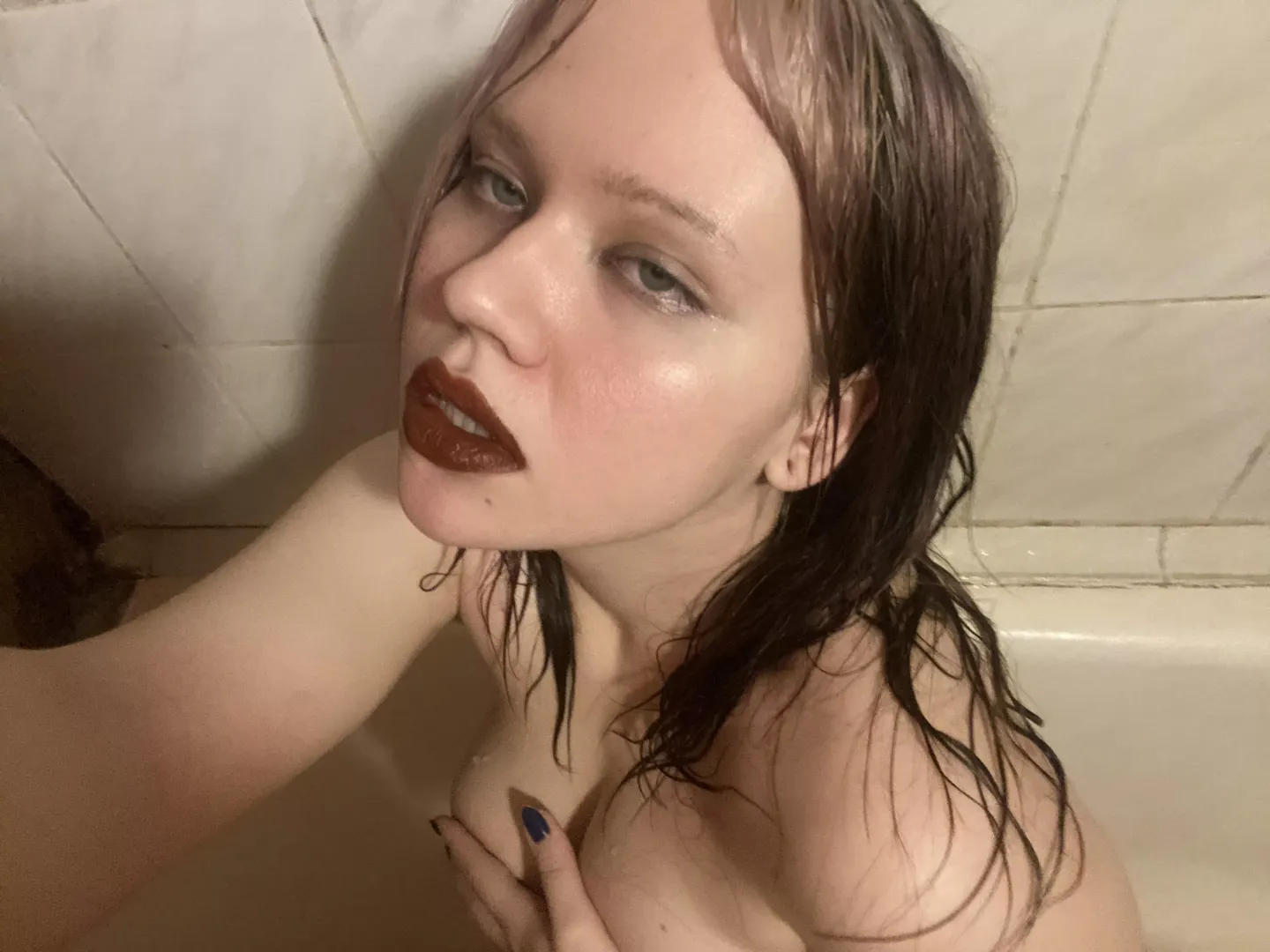 get down and suck my cunt [domme]