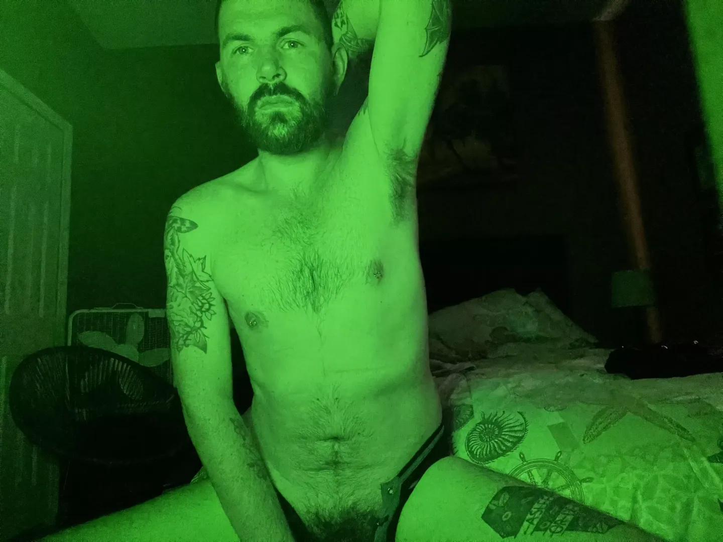 Get in here and sniff my pits, bite my tits and lick my pubes