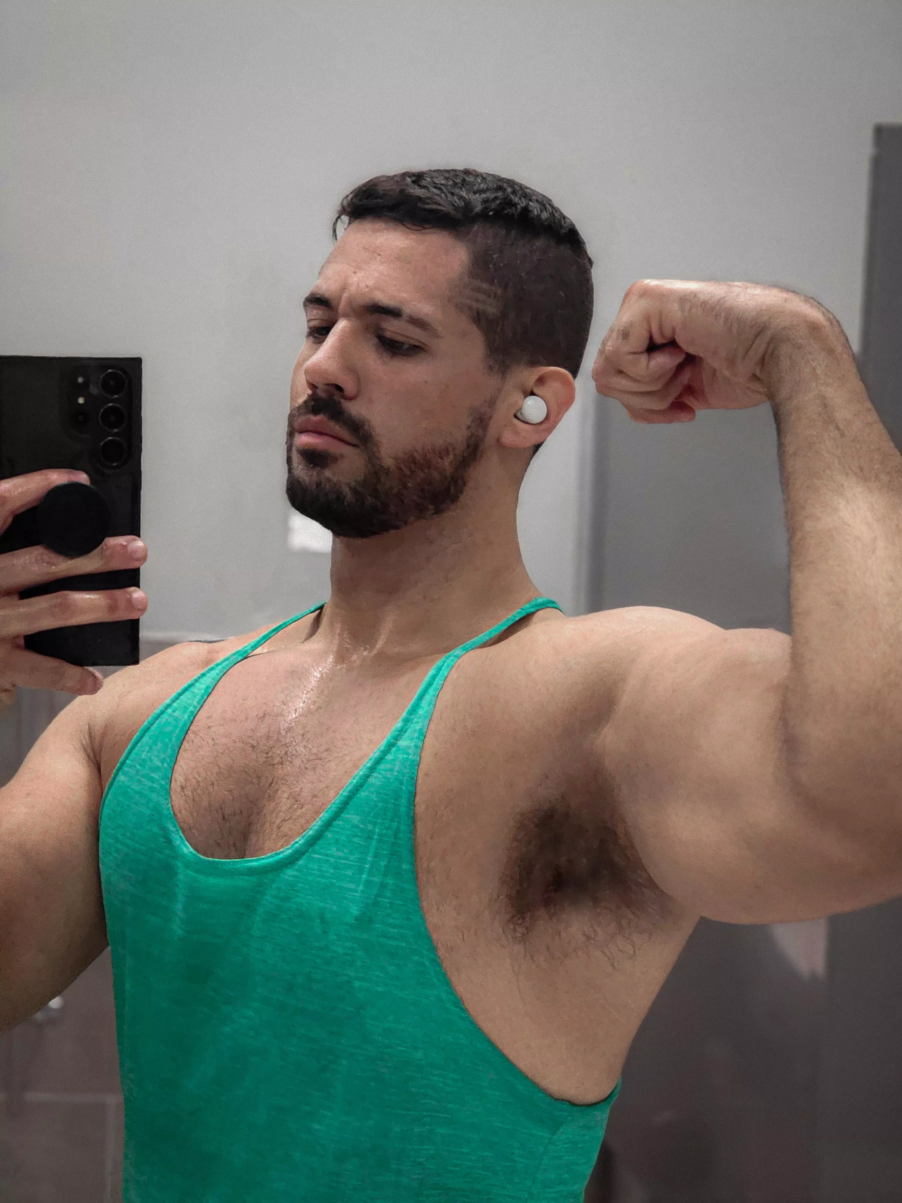 Get in here, these sweaty pits need to be licked up