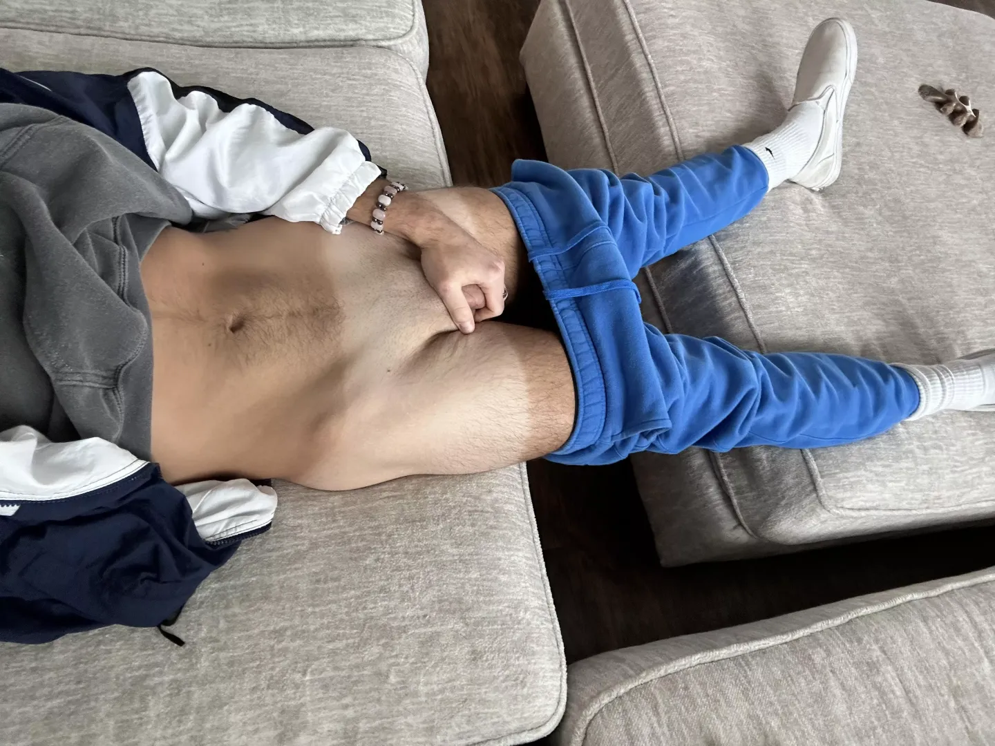 Get in my bed 😈