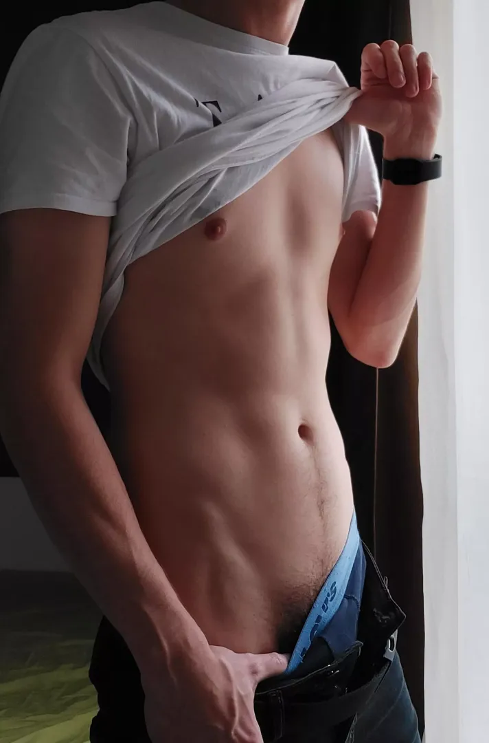 Get on your knees and kiss my tummy 🥰