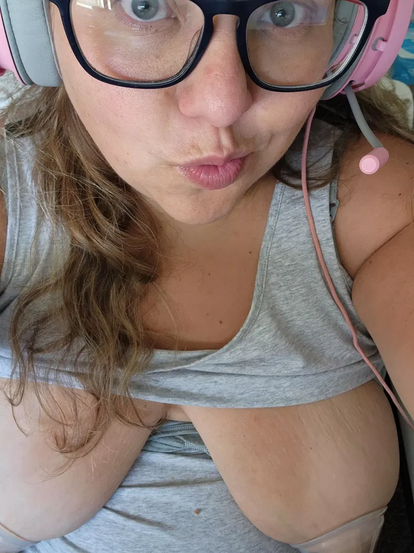 Get yourself a gamer girl that let's you suck her tits. 😚🔥💦