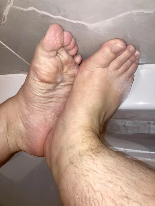 Getting all wet and soapy in the tub 🛁🧼💕