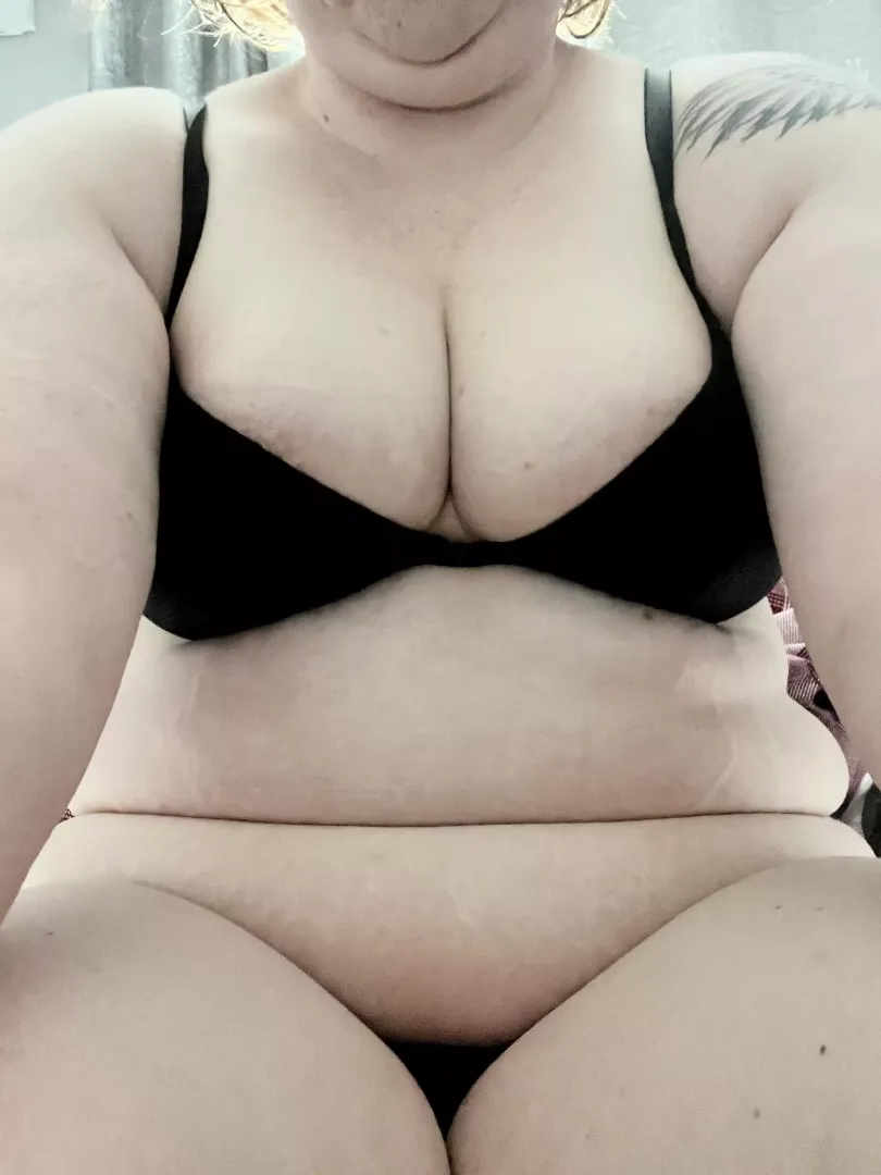 Getting fat and drunk rn