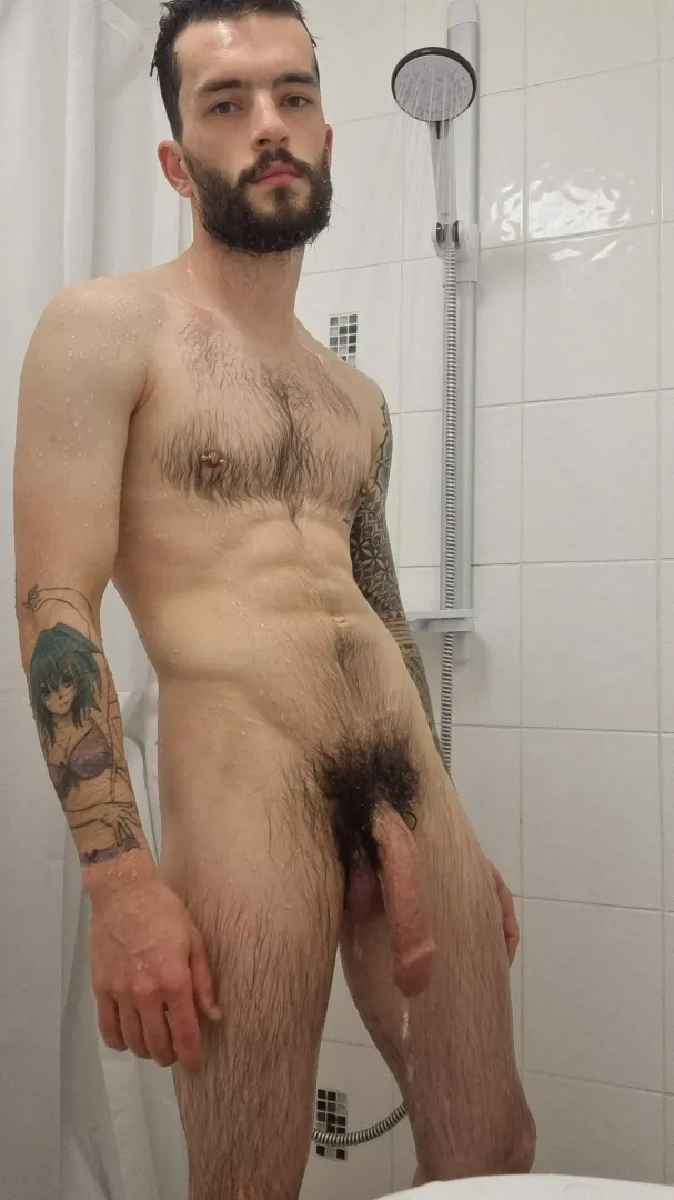 Getting heated in the shower😏