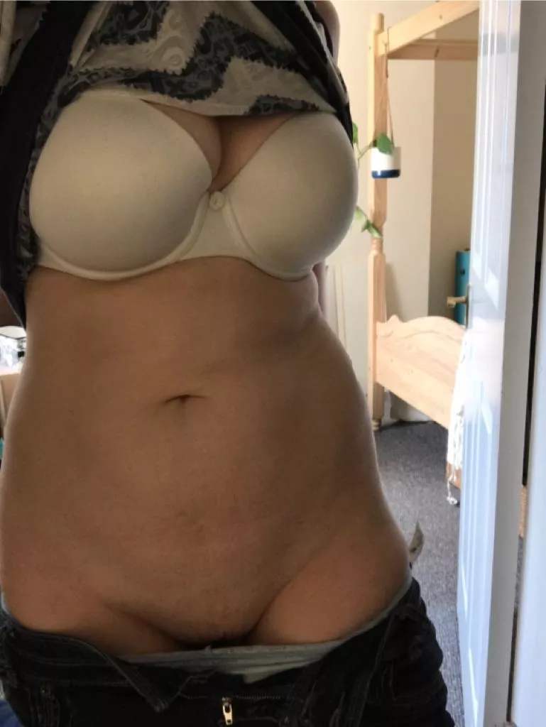 Getting her kit off