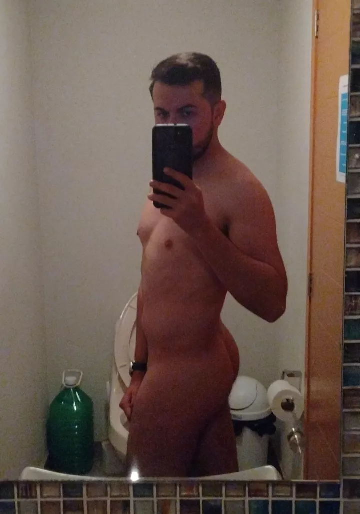 Getting ready for my cake day 🍑🎂