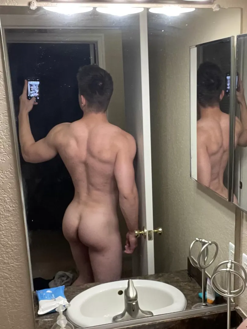 Getting rounder somehow… 😳🫨
