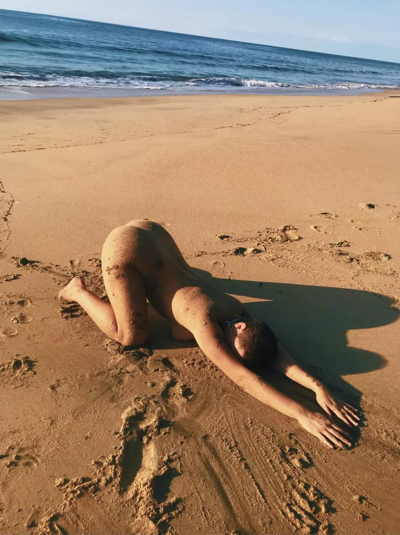 Getting that sun tan that my ass deserves
