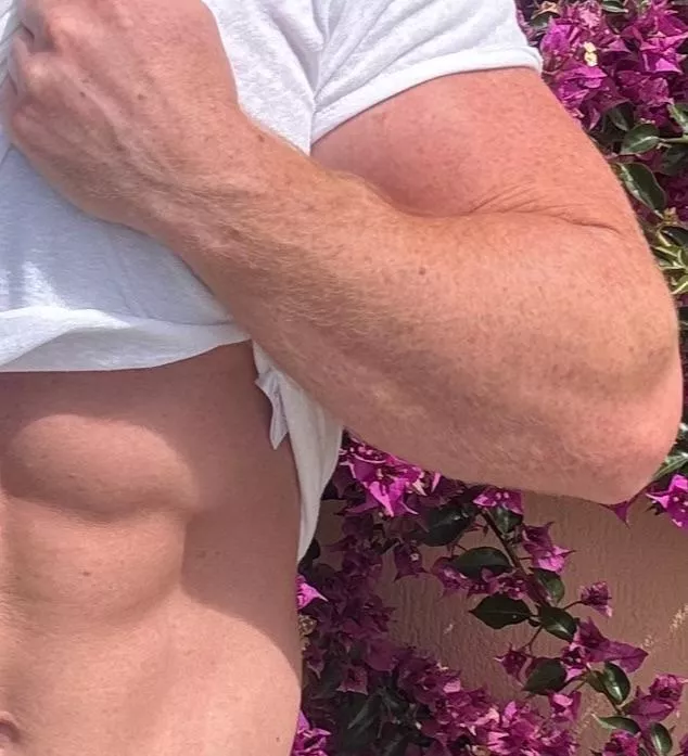Ginger gym bros forearm 