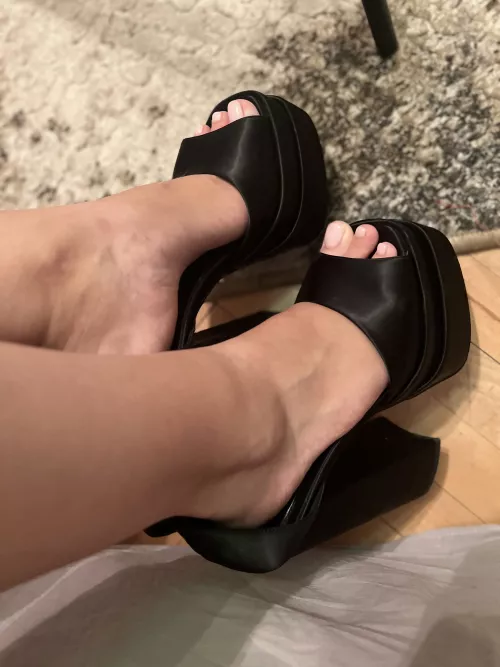 Girls need heels