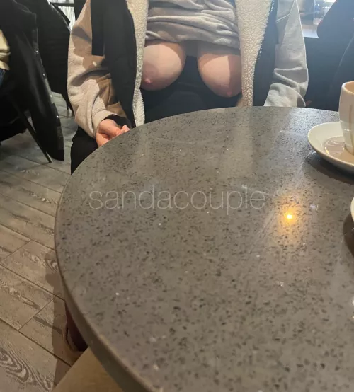 Giving my date a great view to enjoy his coffee with at a very busy cafe ☕️ Happy Saturday! 