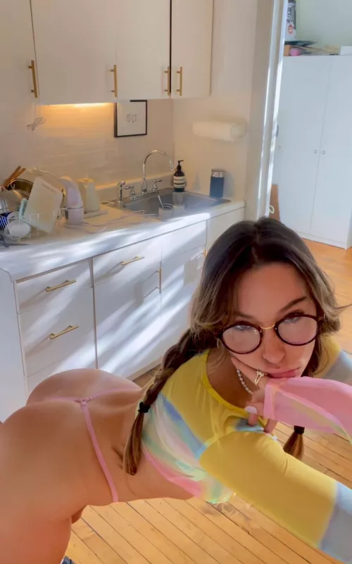 Glasses and pigtails tonight, anyone? 😋🍑🥵