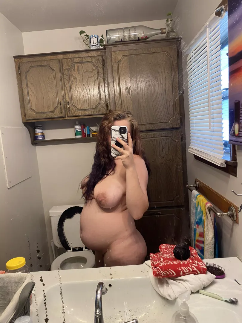 God I’m getting so big🥰