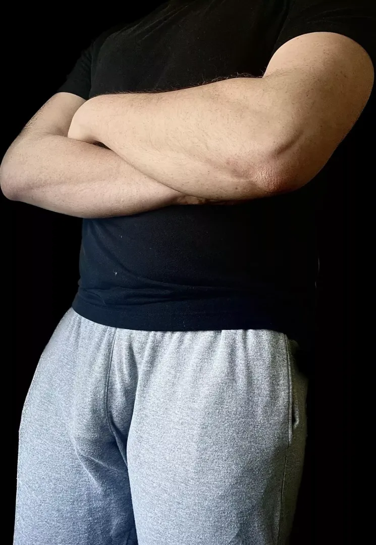Going commando to the grocery store…think anyone will notice? (25)