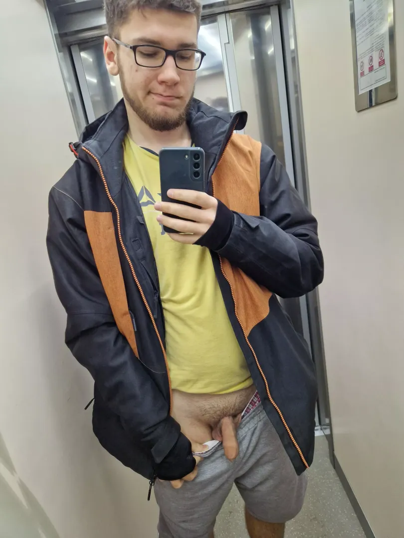 Going for the pizza